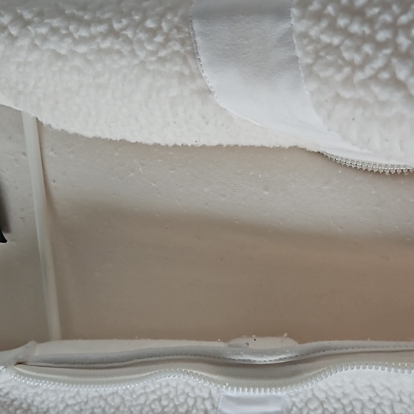 Zyia Active White Flying V Fleece Jacket - Picture 4 of 9